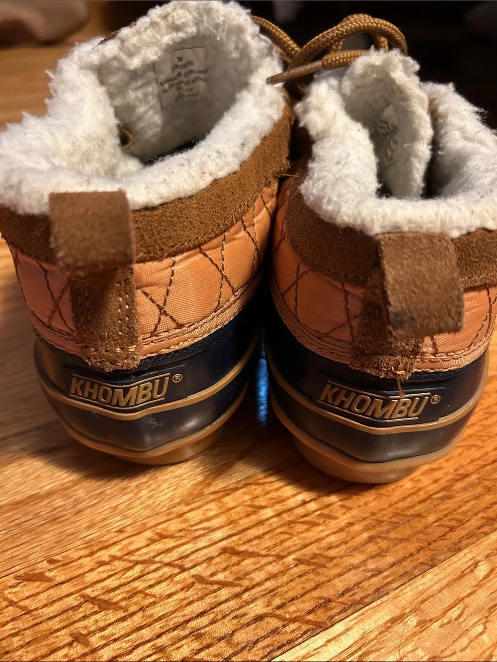 Women’s Insulated Duck-Style Lace-Up Shoes in Navy and Brown